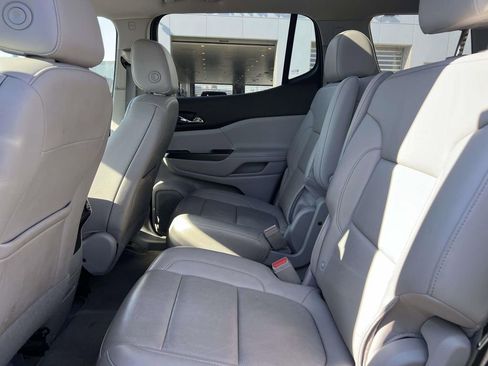 Used 2022 GMC Acadia SLT AWD/4WD image 13