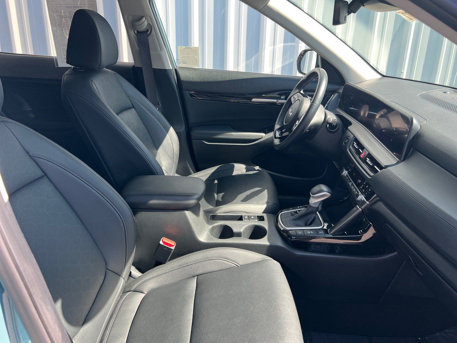 Used 2024 Kia Seltos SX w/ SX Sunroof Package AWD/4WD image 21