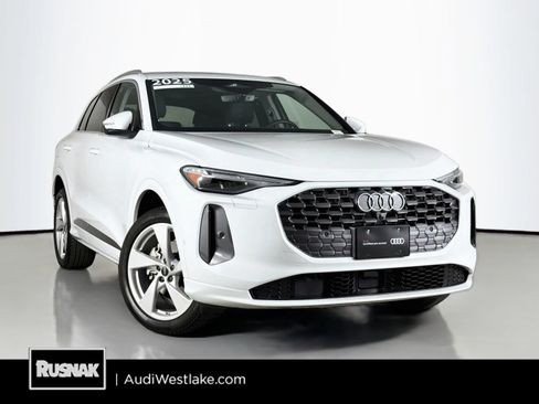Certified 2025 Audi Q5 Premium Plus w/ Premium Plus AWD/4WD image 1