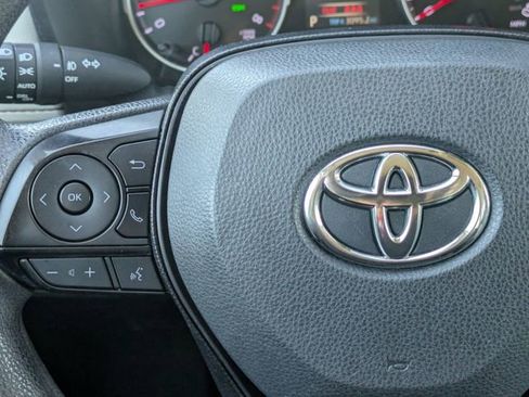 Used 2020 Toyota RAV4 XLE image 19