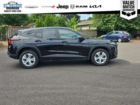 Used 2024 Chevrolet Trax LS FWD image 8