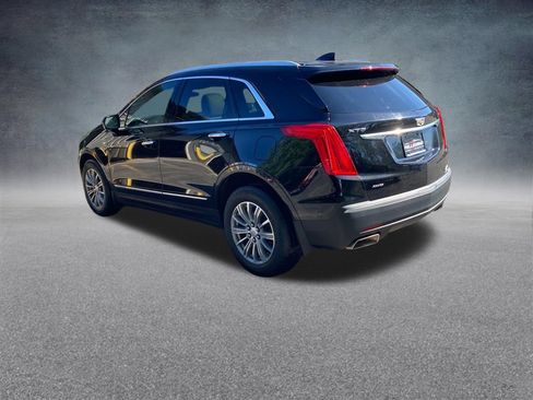 Used 2017 Cadillac XT5 Luxury w/ Driver Awareness Package AWD/4WD image 3