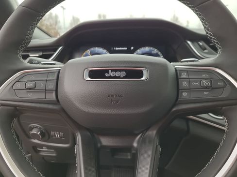 New 2025 Jeep Grand Cherokee Altitude image 23