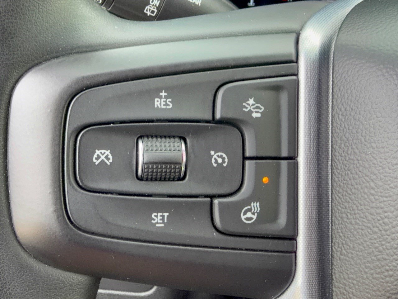 Used 2023 GMC Yukon XL SLT w/ SLT Luxury Package AWD/4WD image 18