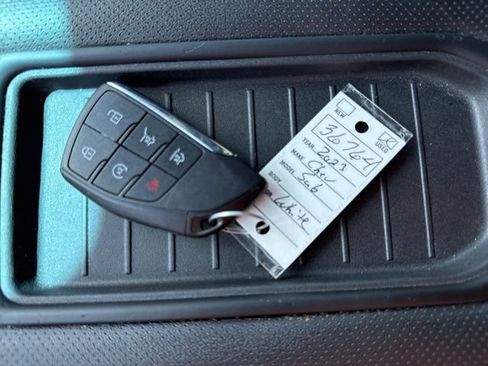 Used 2023 Chevrolet Suburban Premier image 25