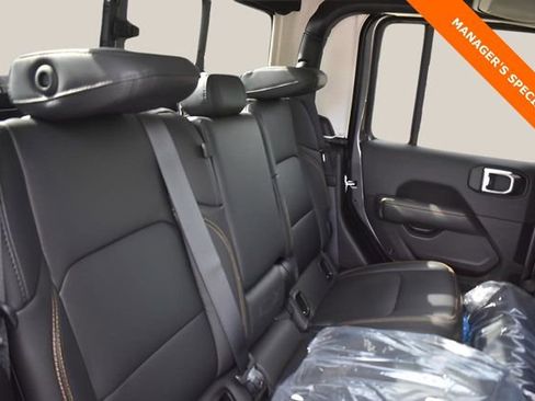 New 2025 Jeep Gladiator High Tide image 17