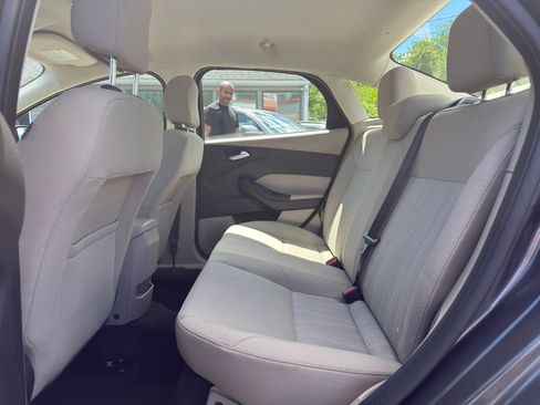 Used 2016 Ford Focus SE FWD image 20