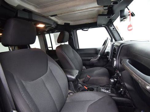 Used 2016 Jeep Wrangler Unlimited Sport image 13