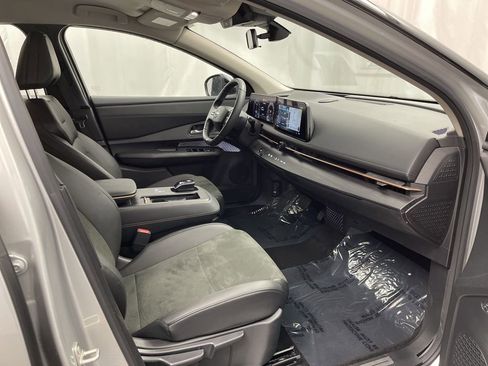 Used 2023 Nissan Ariya AWD image 27
