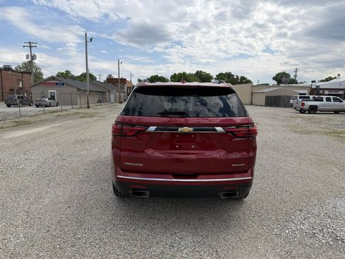 Used 2023 Chevrolet Traverse Premier FWD image 4