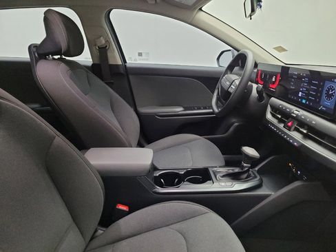 Used 2025 Kia K4 LX image 21