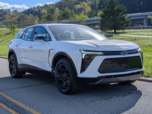 Used 2025 Chevrolet Blazer EV AWD Police image 1