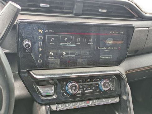 Used 2024 GMC Sierra 2500 AT4 w/ AT4 Premium Plus Package AWD/4WD image 20