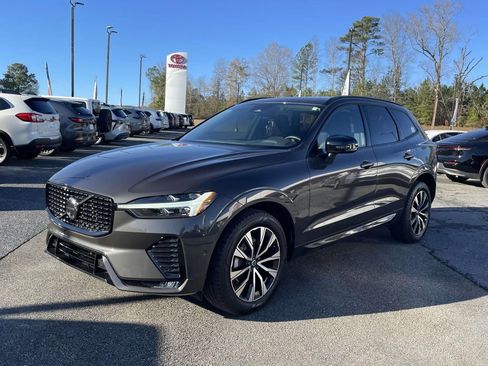 Used 2024 Volvo XC60 B5 Plus image 6