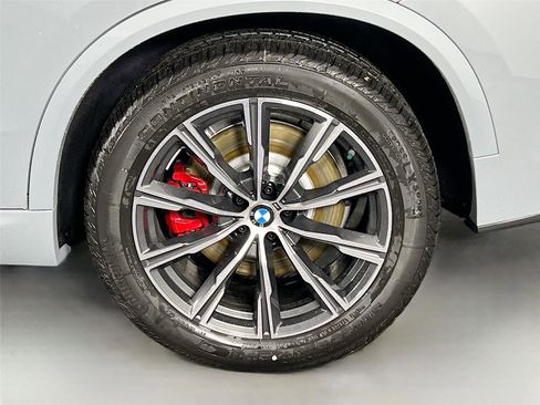New 2026 BMW X5 xDrive50e image 32