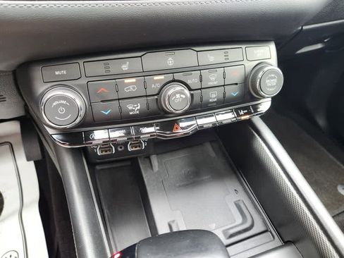 Used 2022 Dodge Durango GT image 31