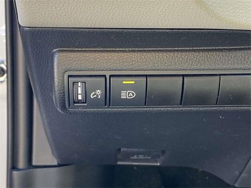 Used 2023 Toyota Corolla LE image 18