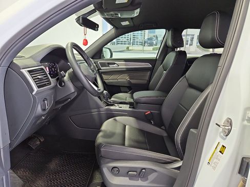 Certified 2023 Volkswagen Atlas Cross Sport SE FWD image 16