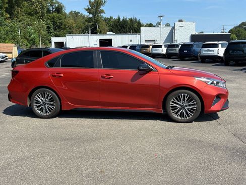 Used 2023 Kia Forte GT-Line FWD image 3