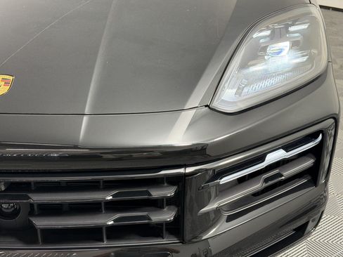 Certified 2026 Porsche Cayenne AWD/4WD image 11