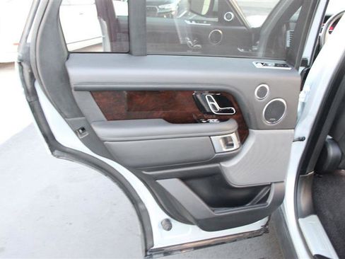 Used 2020 Land Rover Range Rover HSE image 22