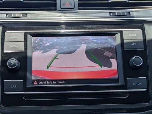 Used 2018 Volkswagen Tiguan S FWD image 13