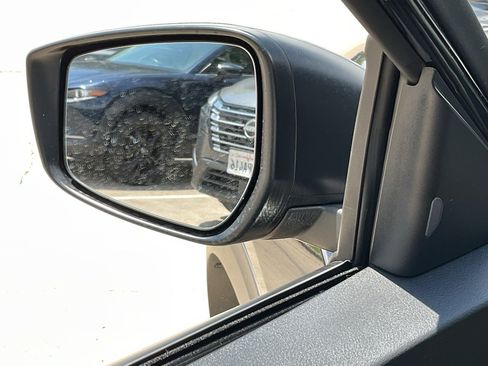 New 2025 Nissan Kicks Play S image 10