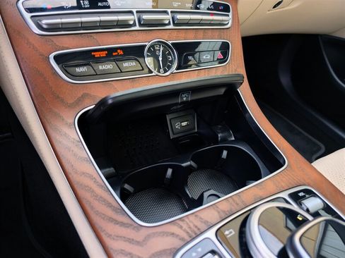 Used 2018 Mercedes-Benz E 400 4MATIC Sedan w/ Premium 1 Package image 21