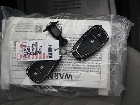Used 2021 Chevrolet Equinox LS w/ LS Convenience Package FWD image 10