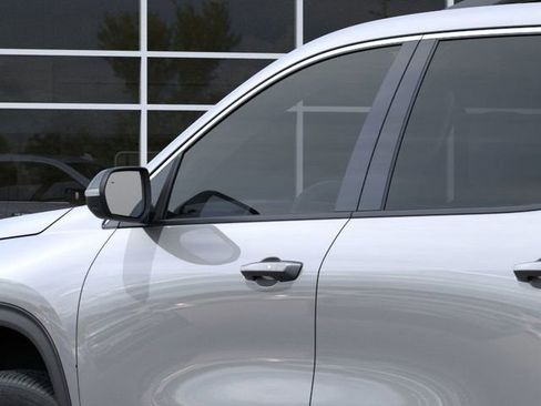 New 2026 Chevrolet Traverse LT w/ Driver Confidence Package image 12