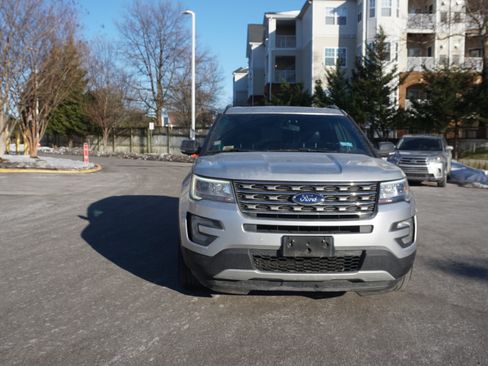 Used 2016 Ford Explorer XLT w/ Equipment Group 202A image 2