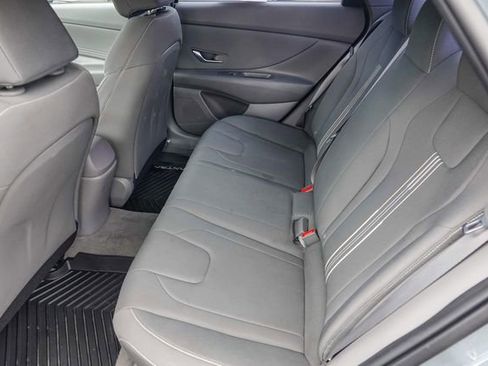 Certified 2023 Hyundai Elantra Limited FWD image 18