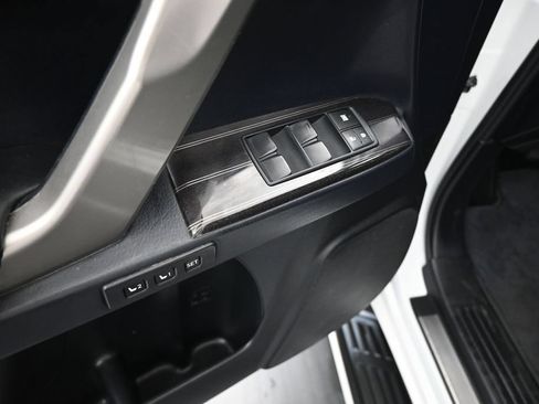 Used 2021 Lexus GX 460 Premium w/ Premium Package AWD/4WD image 17