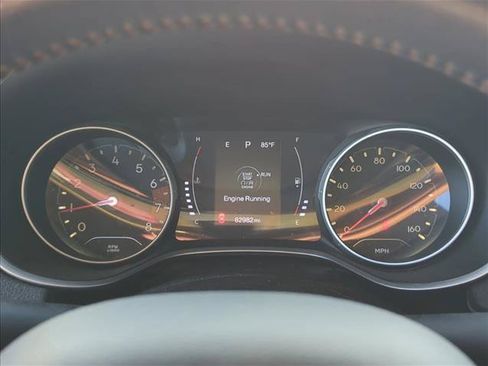 Used 2018 Jeep Compass Latitude w/ Safe & Security Group FWD image 17