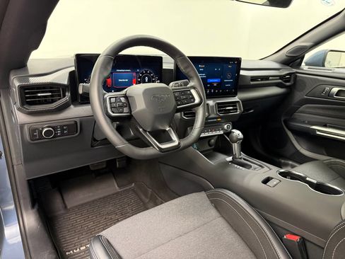 Used 2025 Ford Mustang Coupe RWD image 13