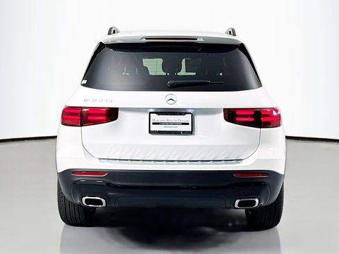 New 2026 Mercedes-Benz GLB 250 image 3