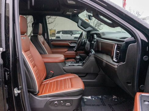 Used 2025 GMC Sierra 1500 Denali Ultimate image 10