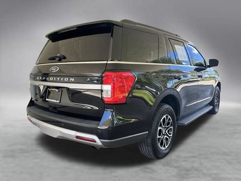 Used 2024 Ford Expedition XLT AWD/4WD image 3