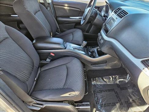 Used 2014 Dodge Journey SXT w/ Flexible Seating Group image 18