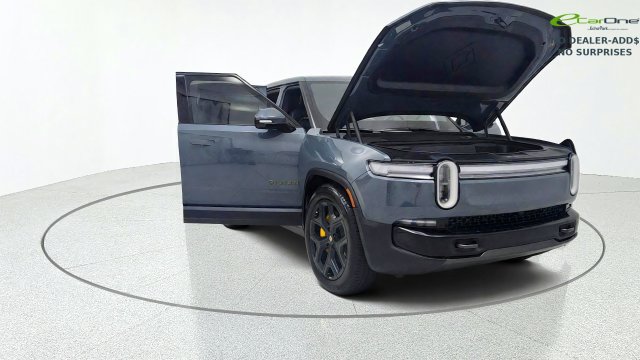 Used 2026 Rivian R1T Premium Tri AWD/4WD image 11