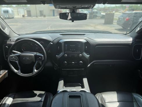 Used 2019 Chevrolet Silverado 1500 LT Trail Boss AWD/4WD image 18