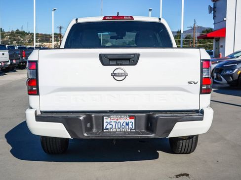 Used 2022 Nissan Frontier SV image 8