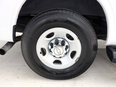 Used 2019 Chevrolet Express 3500 LT w/ LT Preferred Equipment Group RWD image 28