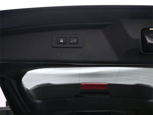 Used 2020 Subaru Outback Limited image 32