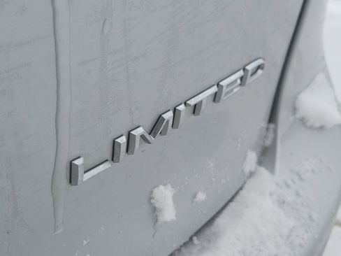 Used 2024 Chrysler Pacifica Limited w/ Trailer Tow Group image 23