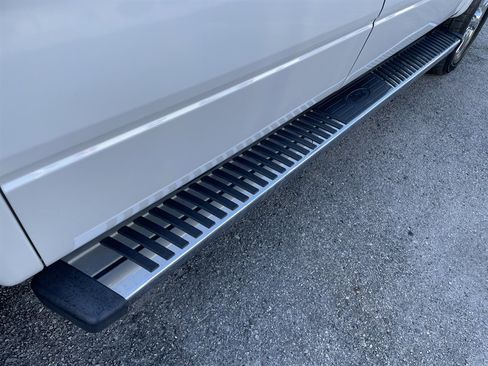 Used 2012 Ford F150 Lariat w/ Lariat Chrome Pkg image 31