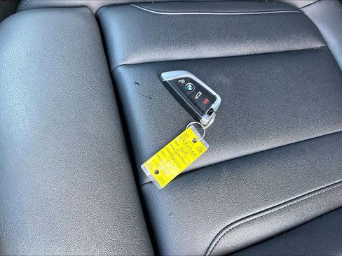 Used 2019 BMW 330i Sedan w/ Convenience Package image 14