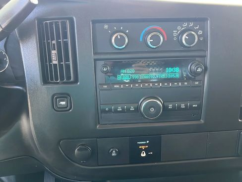 Used 2019 GMC Savana 2500 w/ Driver Convenience Package image 8