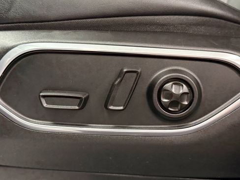 Used 2024 Jeep Wagoneer Series II AWD/4WD image 33