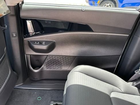 New 2025 Kia Carnival SX Prestige image 16